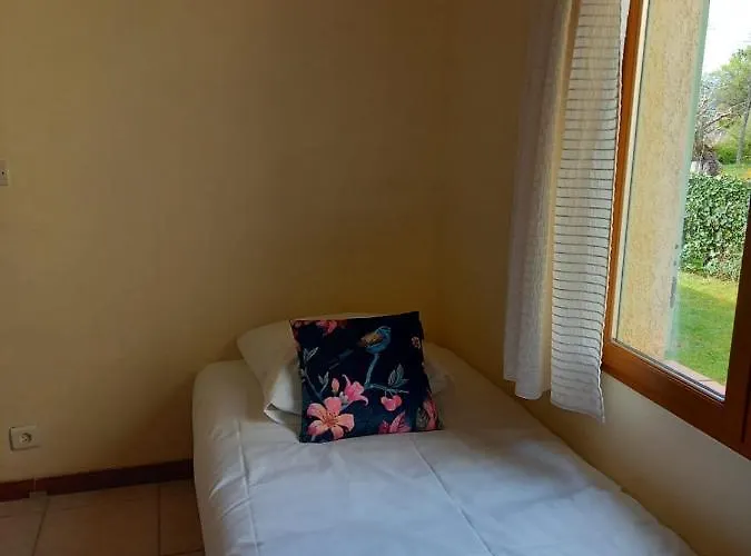 Le Soleil Souriant Nyaraló Banne